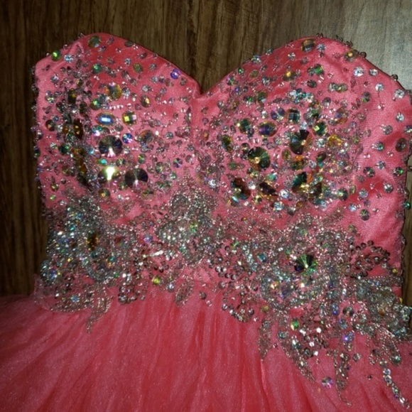 Juniors Short formal prom dress - Picture 2 of 7